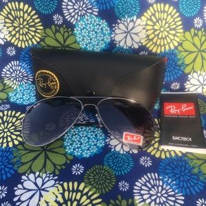 Authentic Ray Ban Aviator Sunglasses (with case and cleaning cloth) official